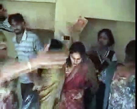 Ashiq aur Mashooq rangy hatho pakry gay