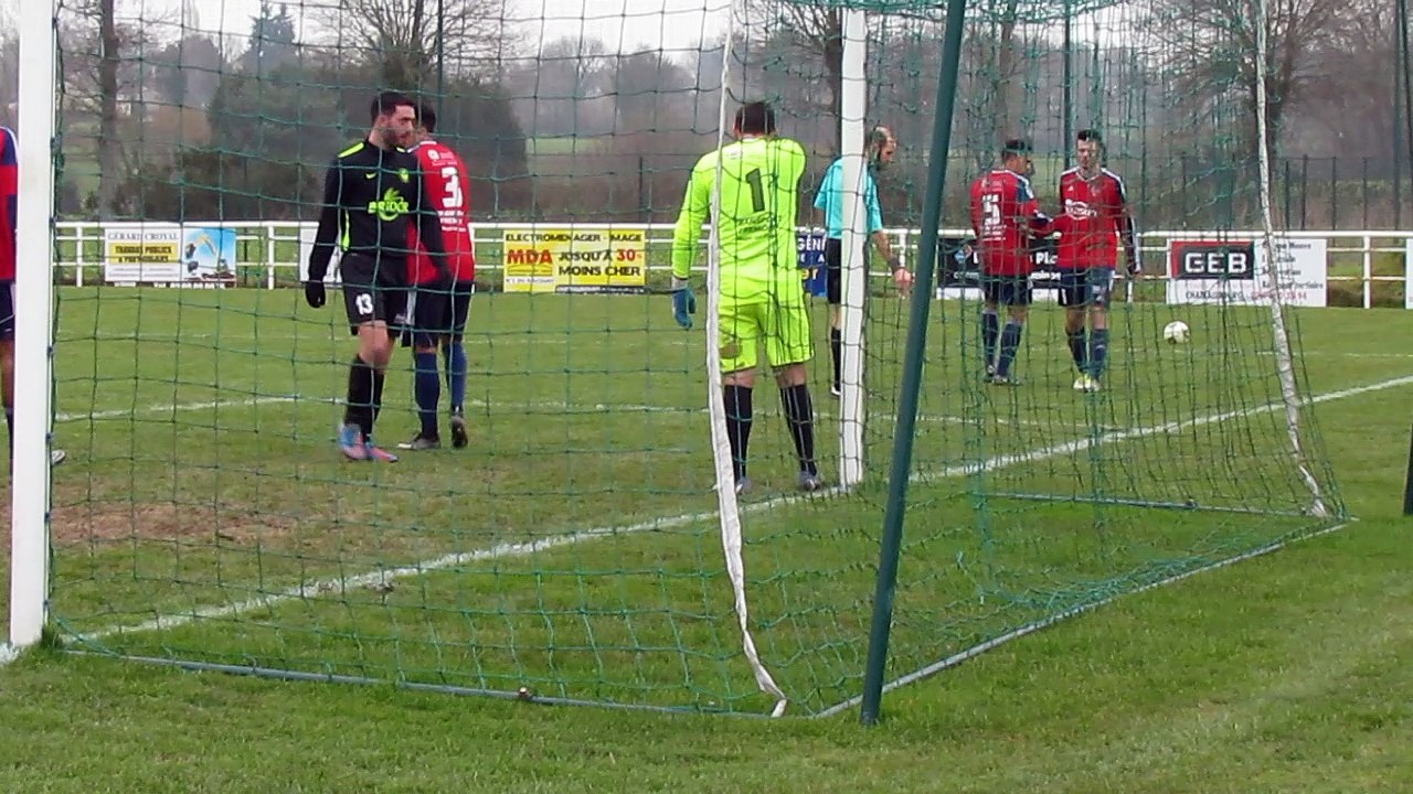 Coup Franc d'Alex sur le poteau ! c'était pas loin...