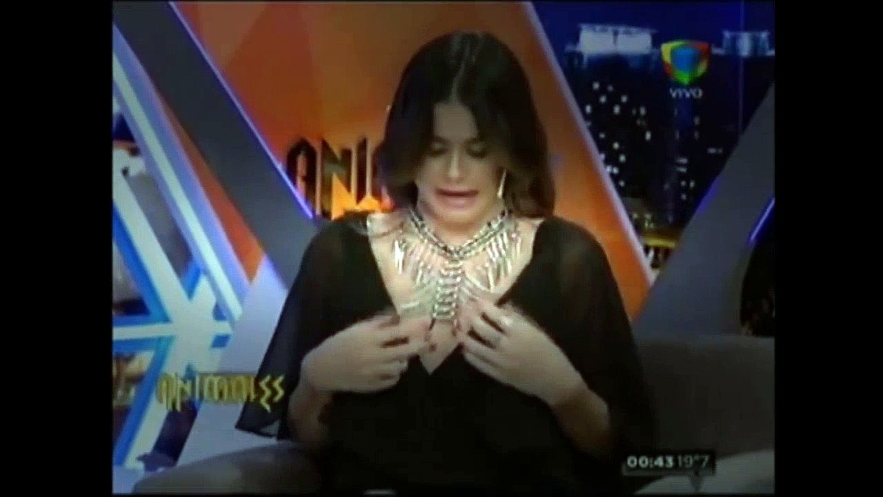 Oh My: Woman Showing Off Her Necklace Accidentally Shows Her Boobs On Live TV!