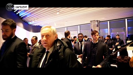 Les champions du monde parisiens en visite au Parc des Princes