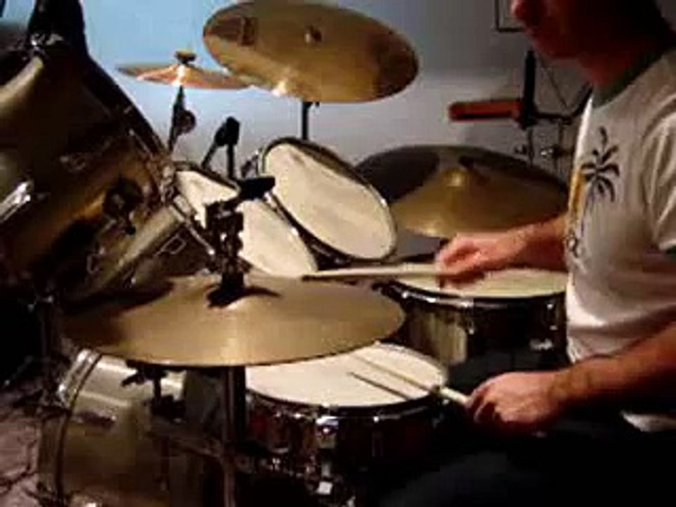 beat tom's drums