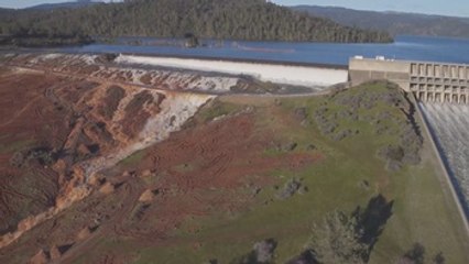 Casi 200.000 evacuados en California por daños en la presa Oroville