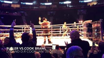 Le boxeur Brandon Cook mis K.-O. par un seau de glace