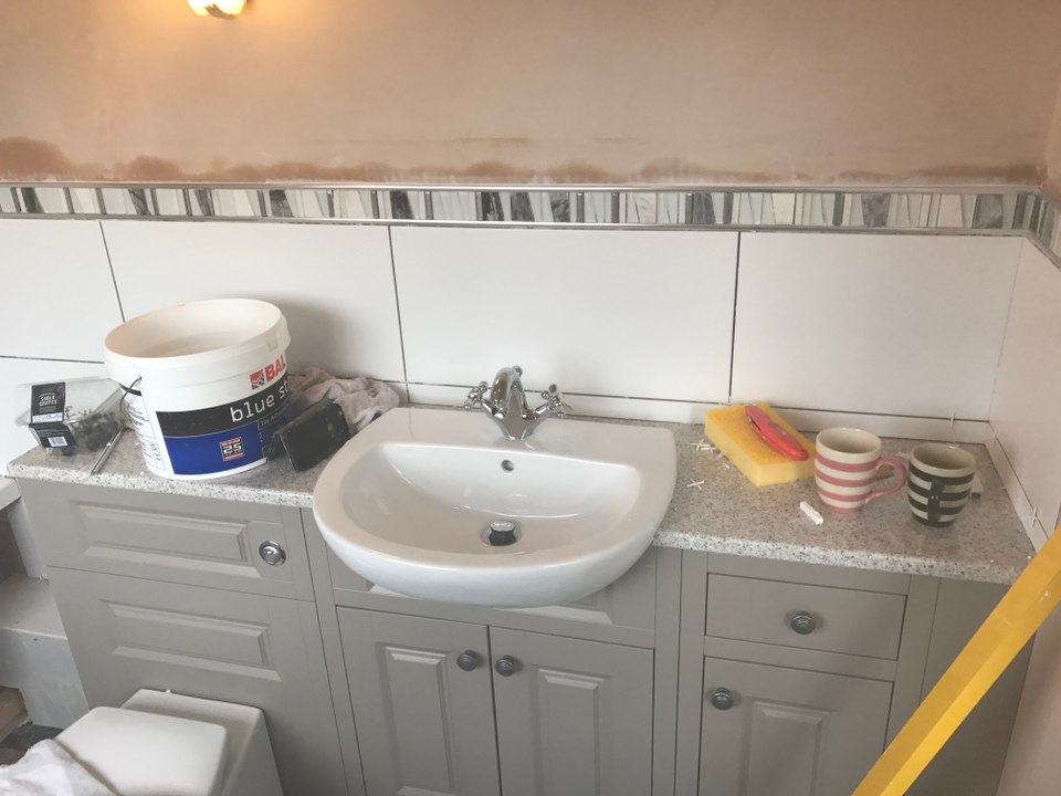 ENSUITE BATHROOM INSTALLERS IN CASTLE VIEW CAERPHILLY - EN SUITE BATHROOMS IN CASTLE VIEW CAERPHILLY