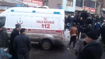 Pazar Yerinin Çatısı Çöktü (2)