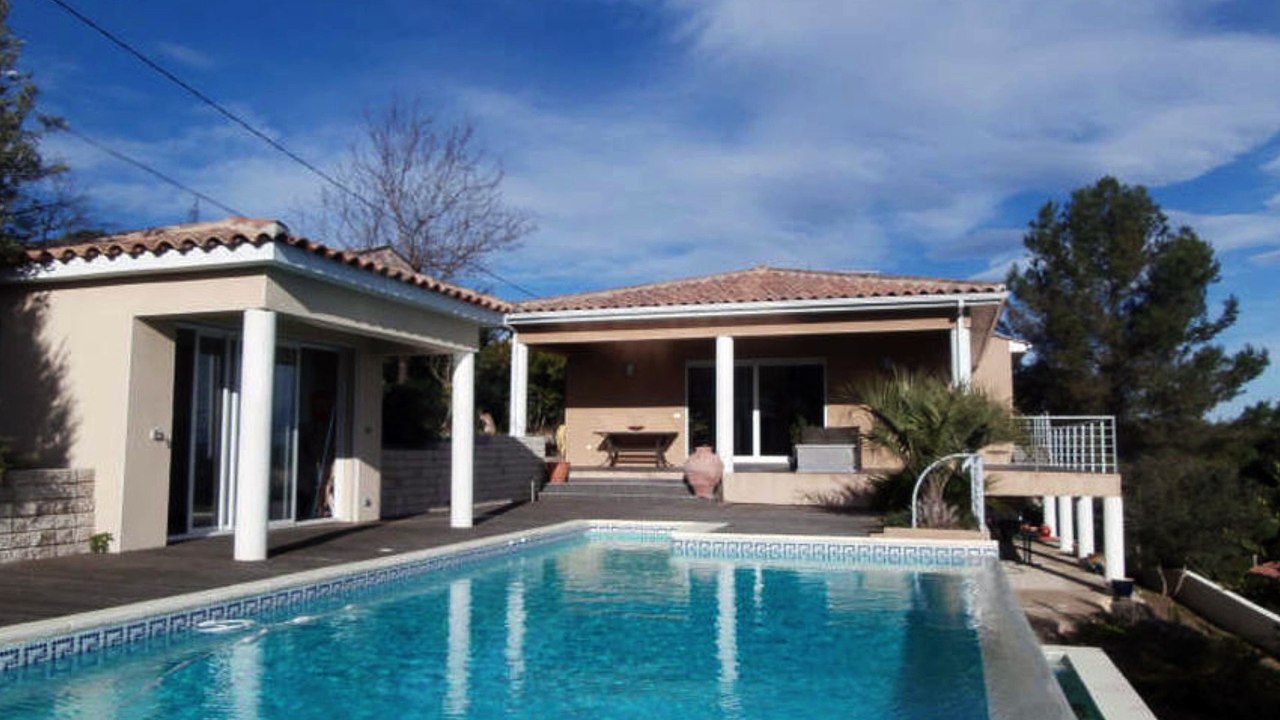 Immobilier Gard - Vente Villa contemporaine Sommières 30250 - 135 m² sur terrain de 2500 m² avec piscine