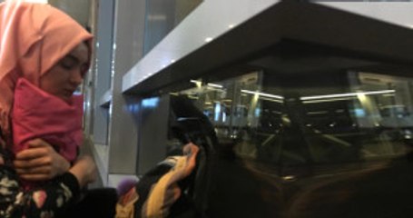 Ekranlara Veda Eden Hanife "Zafer İşareti" Yapıp Babaevine Döndü