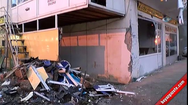 Ölüm teğet geçti... Genç kız tırın altında kalmaktan son anda kurtuldu