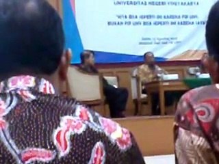 Penyampaian Kilas Balik dan Kenangan masa Lalu Dr. Muh. Farozin