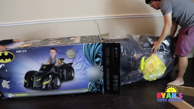 The Lego Batman Movie Surprise Happy Birthday Party! Unboxing Assembling Kids Power Wheels Car-rZMIdMjzLL4
