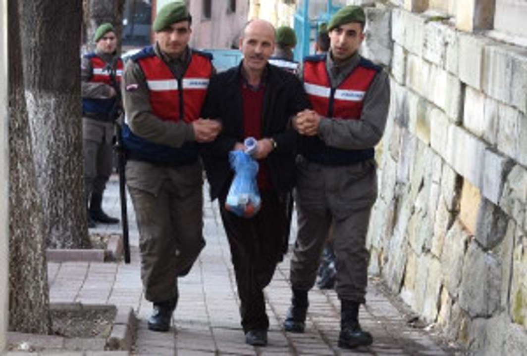 FETÖ Sanığı: Eşime Sevgililer Günü Hediyesi Olarak Beni Tahliye Edin