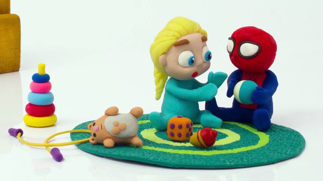 SPIDERMAN PEE ON THE ELSA´S BATHTUB Frozen Play Doh Cartoon Stop Motion