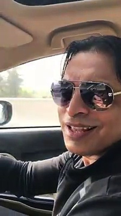 shoaib akhtar motorway par kya kar rahe hen