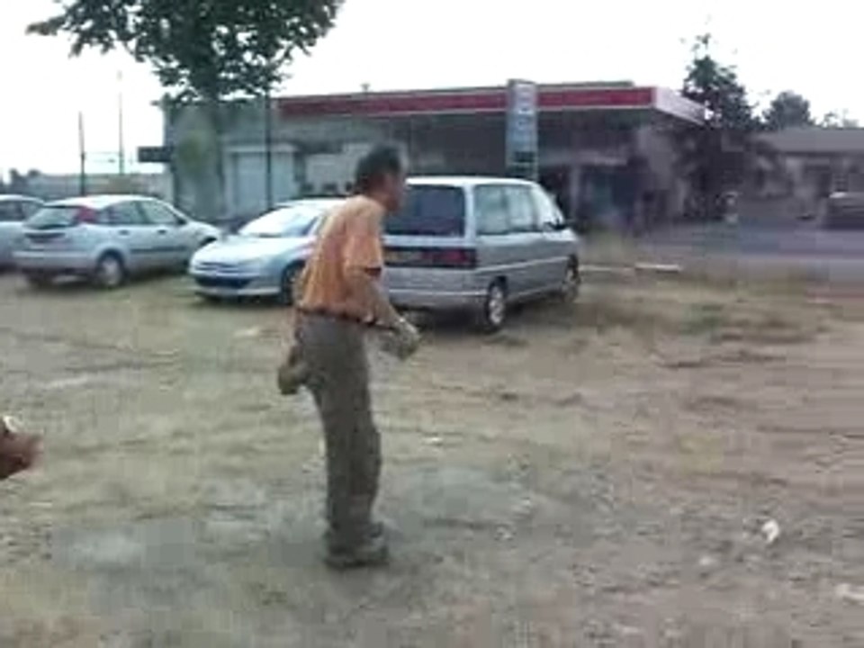 UNE PARTIE DE PETANQUE