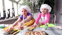 Простые рецепты с Настей и Ксюшей!  ШОКОЛАДНО БАНАНОВЫЙ #Десерт ! Видео #длядетей Игры еда-3srRCXic3Lo