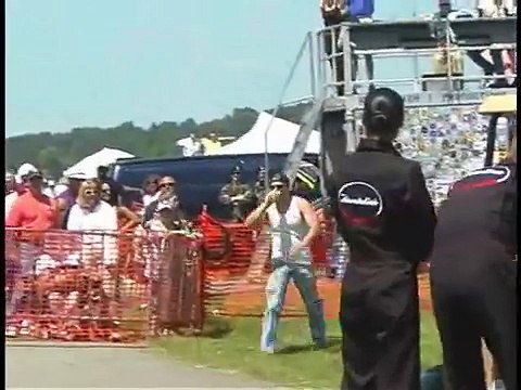 Drunk guy steals plane in airshow
