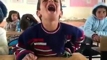 Kötü Adam Gibi Gülen Çocuk:)