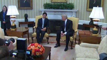 Poignée de main entre Donald Trump et Justin Trudeau