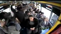Adana Karı-koca Halk Otobüsünde Cep Telefonu Çaldı, Kamera Yakalattı