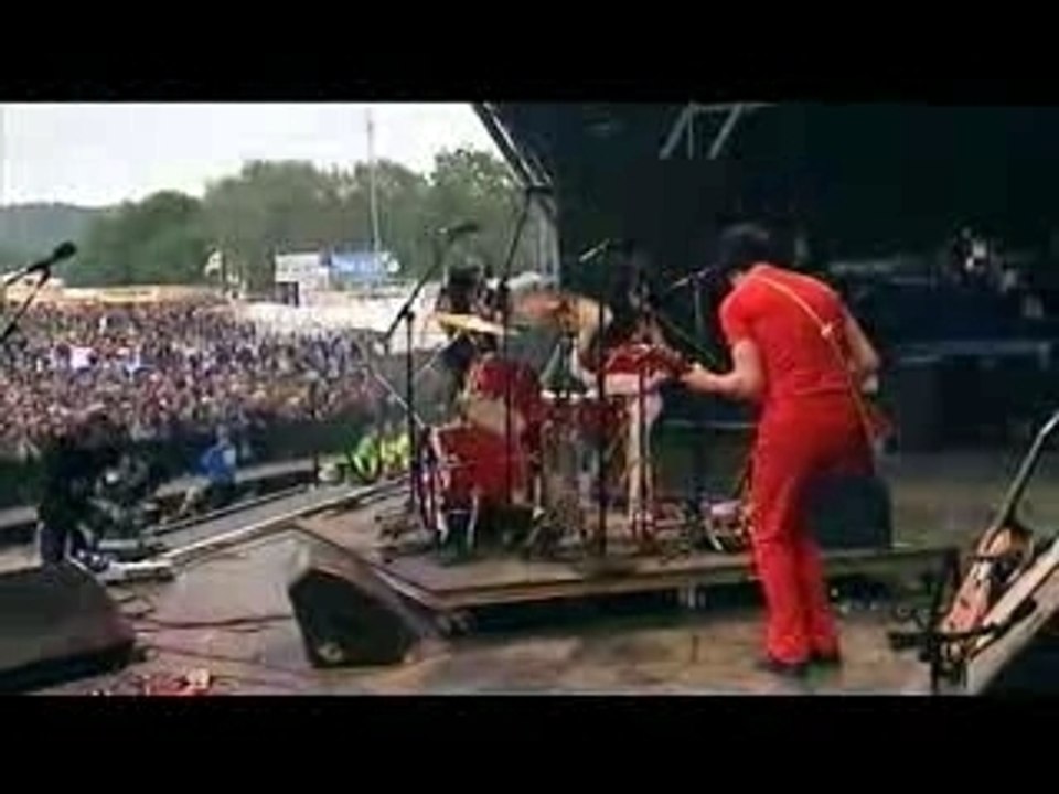The White Stripes (Live Glasto 2002) Jolene