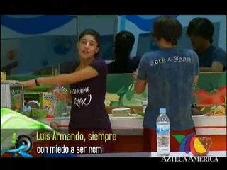 Luis quiere que Jackie le baile sexy