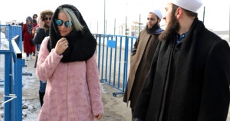 Güvenlik Görevlileri, İsmailağa Cemaati'nin Kayakçılara Kur'an Dağıtmasına İzin Vermedi
