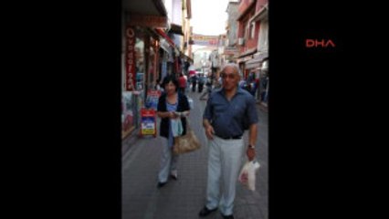 Izmir El Ele Ölüme Gittiler, Yapayalnız Gömüldüler