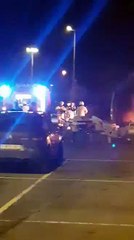 Une camionnette en feu sur le parking du Mc Donald's de Waterloo