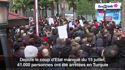 Istanbul : manifestation de soutien aux professeurs limogés