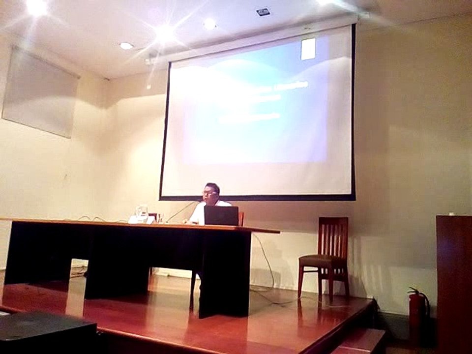 Exposición del Dr. Richard Leonardo "Lo Queer y los Estudios Literarios" 10/2/2017 en la Casa de la Literatura, Lima.