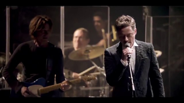 Robert Downey Jr. & Sting - Driven To Tears - Live @ The Beacon Theater