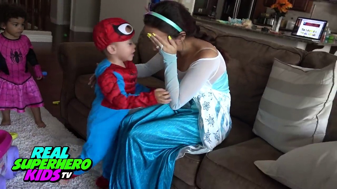 Spiderman Frozen Elsa VALENTINES DAY Mickey Mouse Kissing Peppa Pig Hulk Superheroes in R