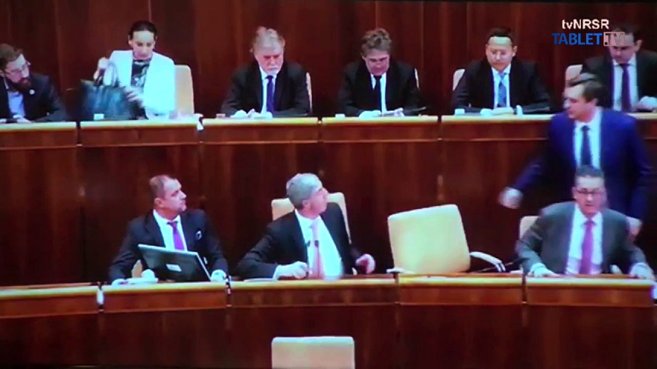 ZÁZNAM: I. MATOVIČ: M. Glváč hlasoval za A. Danka, vyzývame ich na odstúpenie