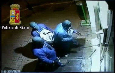 Download Video: Bari - assalti agli sportelli atm e furti nelle aziende: 13 arresti