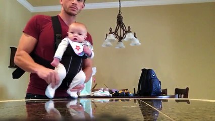 Ce papa et son bébé dansent sur du Michael Jackson