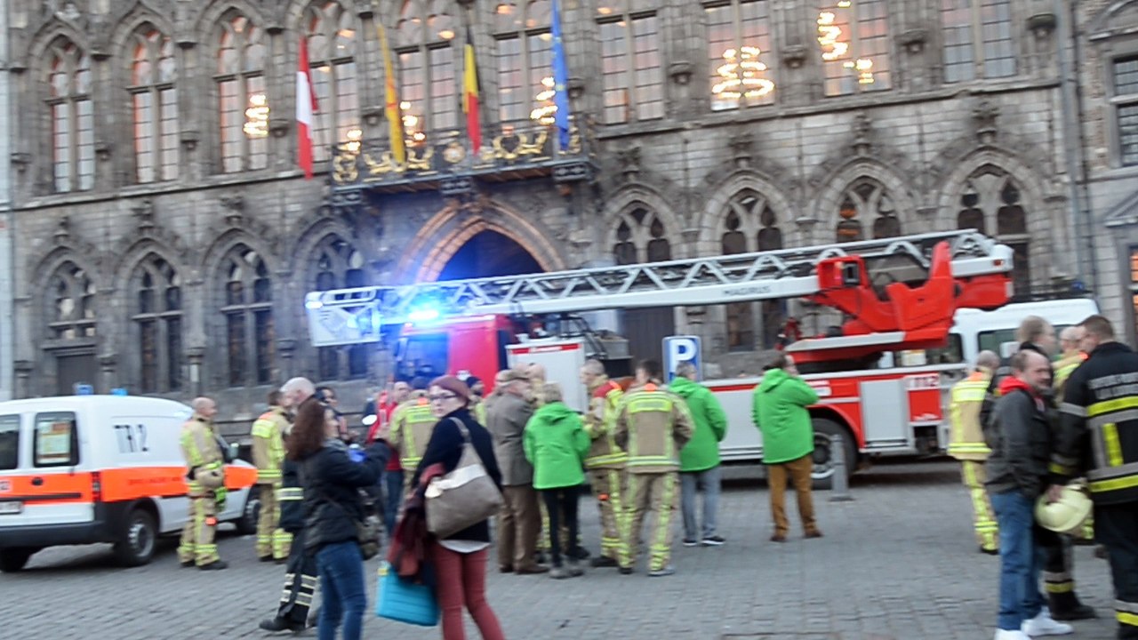Les pompiers de la zone Mons Centre manifestent à Mons