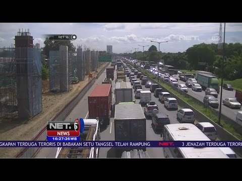 Jalur Tol Jakarta Cikampek Padat Merayap, Jelang Libur Natal dan Tahun Baru 2016 - NET 16