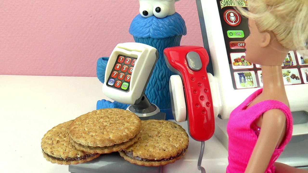 Monstre qui dévore tout va faire les courses _ La Barbie caissière perd patience!-Dy7-9KqCIls