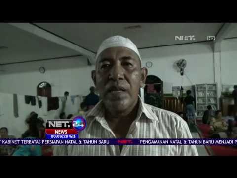 TNI Bagikan Makanan dan Minuman Bagi Korban Banjir Bandang Bima - NET 24