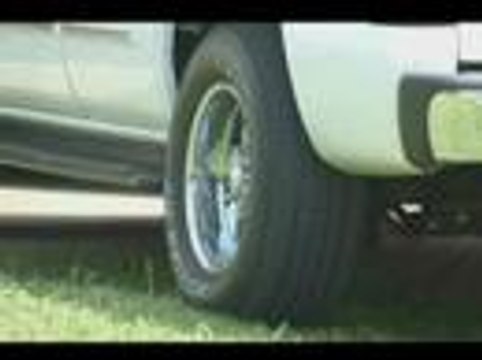 Mujer atropella a su propio hijo