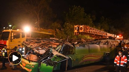 Video: Kemalangan ngeri, bas terbalik, 33 warga emas maut