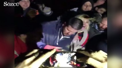 Yavru köpeğin kurtarılma anında Ömür Gedik'te oradaydı