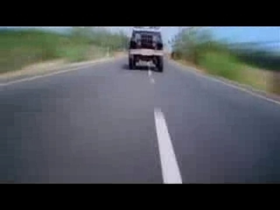 Ennai_Konjam_-_Kaakha_Kaakha