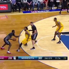 Lance Stephenson crosse Derrick Williams et fait mouche