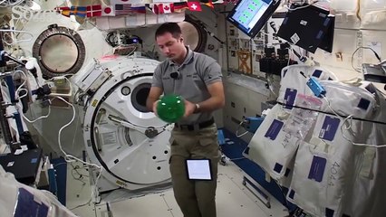 Sıvılar yerçekimsiz ortamda nasıl hareket ediyor?