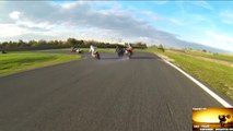 Ce motard chute lourdement sur circuit avec sa moto KTM 690 SMC