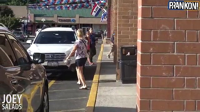 Black Lives Matter VS All Lives Matter Social Experiment! Youtuber Gets Beat Up!