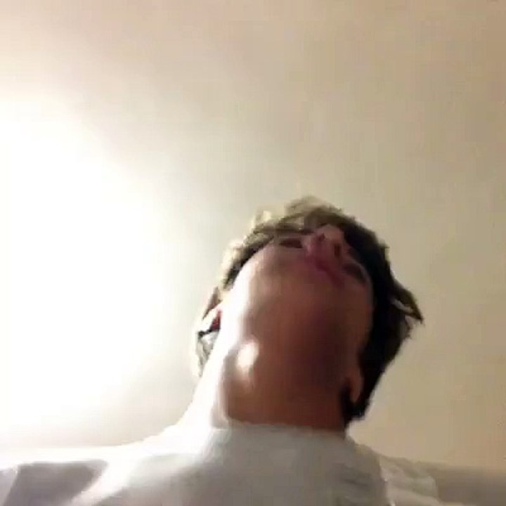 Usar Gorras en Fiestas...Vine: Juanpa Zurita