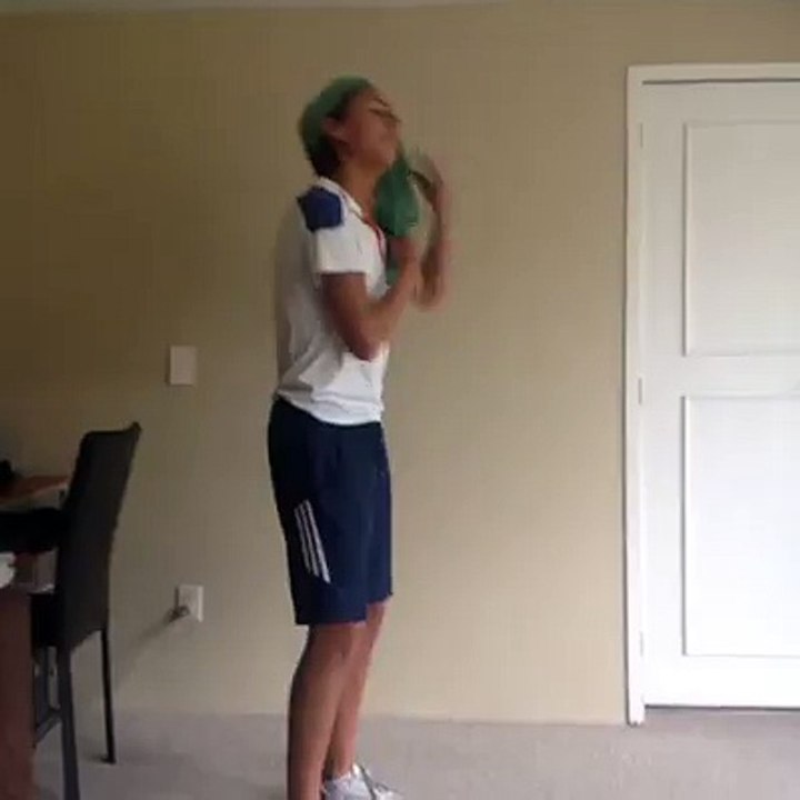 Mujeres en Vine Vine: Juanpa Zurita