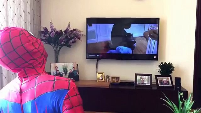 Человек-паук против Железного человека ж/ умора, бедный смешной крик в доме супергерой дети реалити-шоу